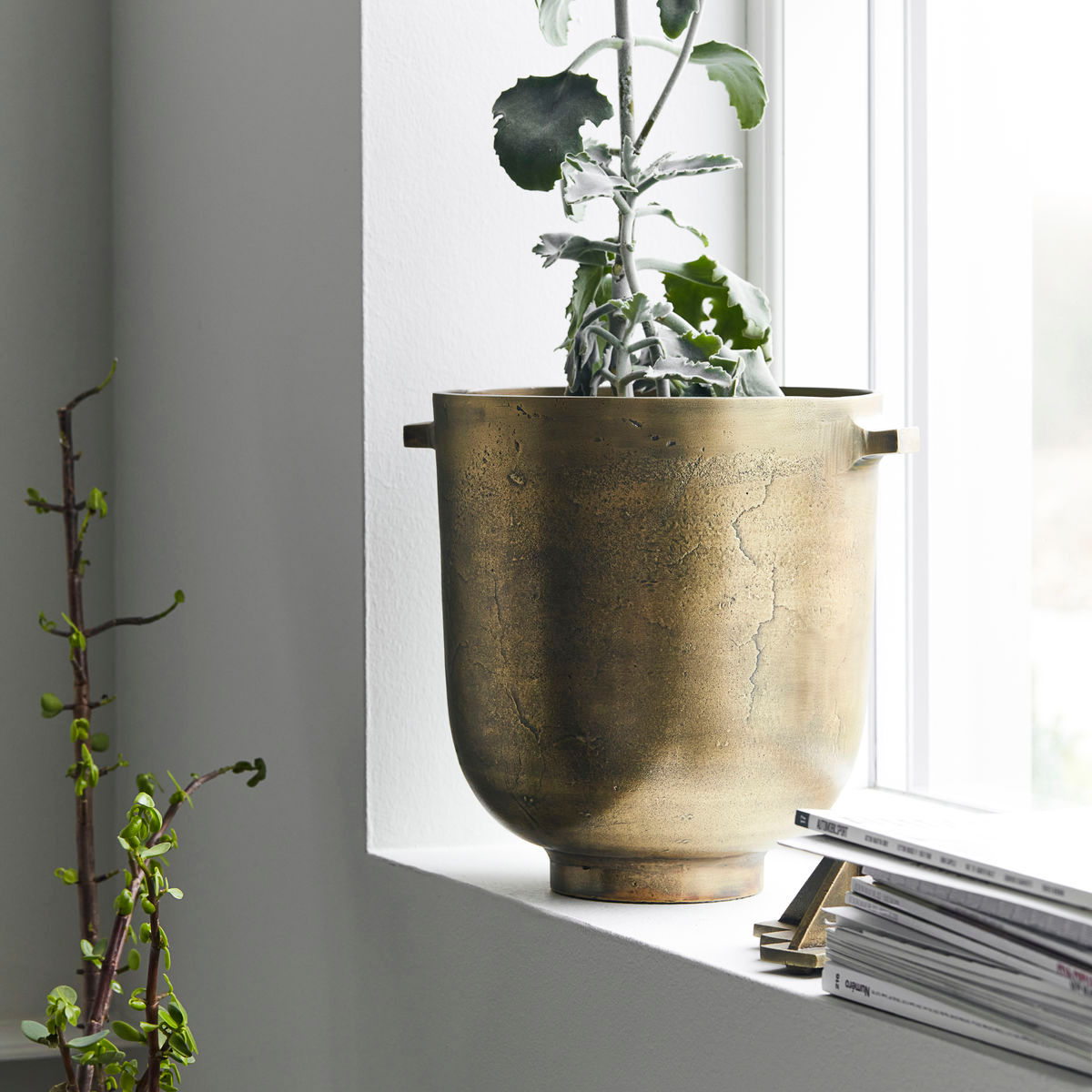 House Doctor Planter, HDFoem, Antique brass