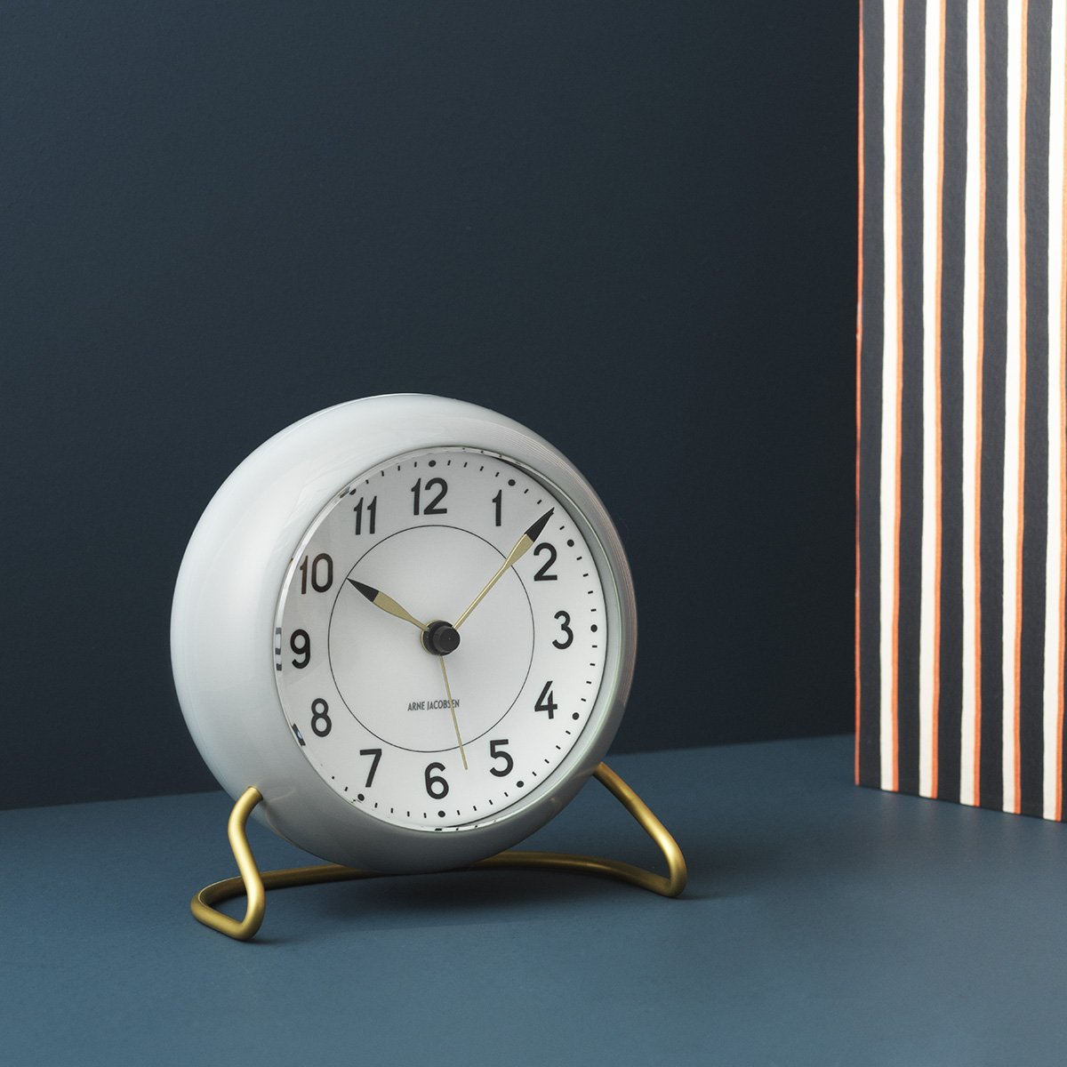 Arne Jacobsen Stasjon Bordur med alarmgrått og hvitt, 12cm