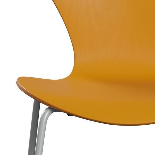 Fritz Hansen 3107 Skalstol, Nine Grey/Farvet Ask Burnt Yellow