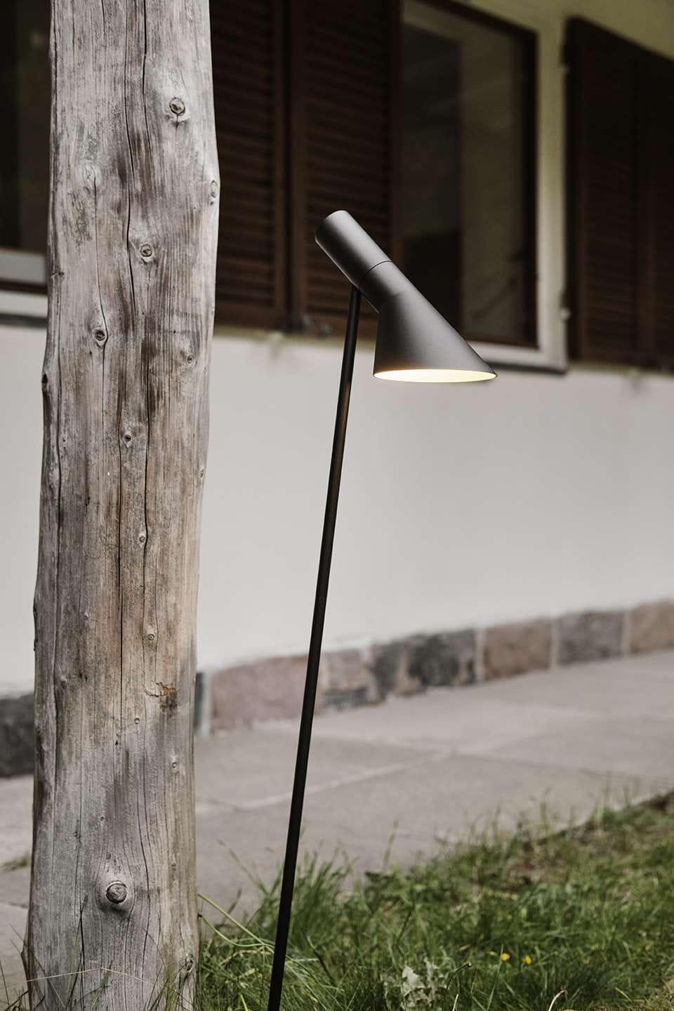 Louis Poulsen AJ Garden Long Bollard Black LED 4000 K 6,5 W, base uden adapter