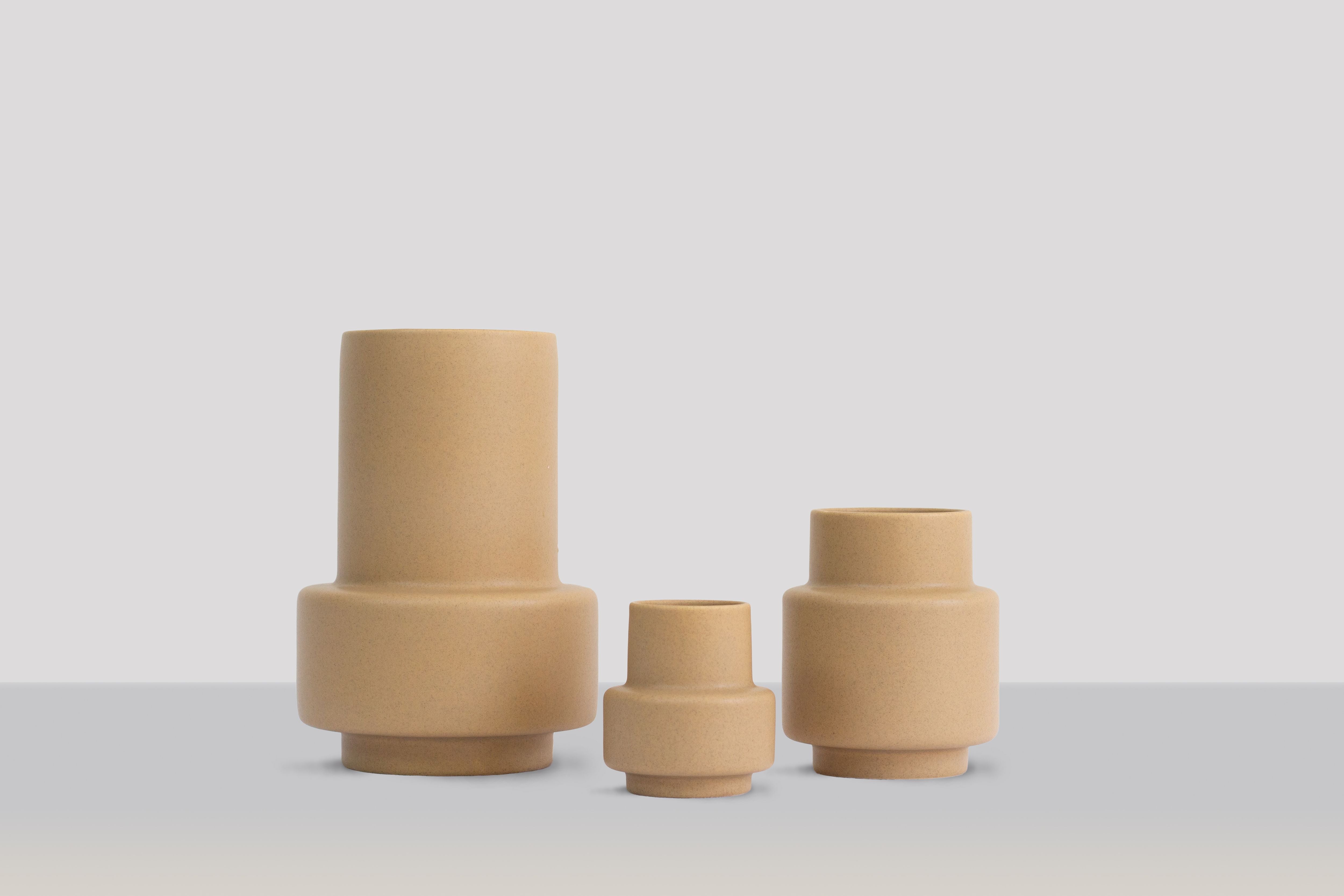 Ro Collection Hurricane Ceramic Vase Stor, Soft Ochre