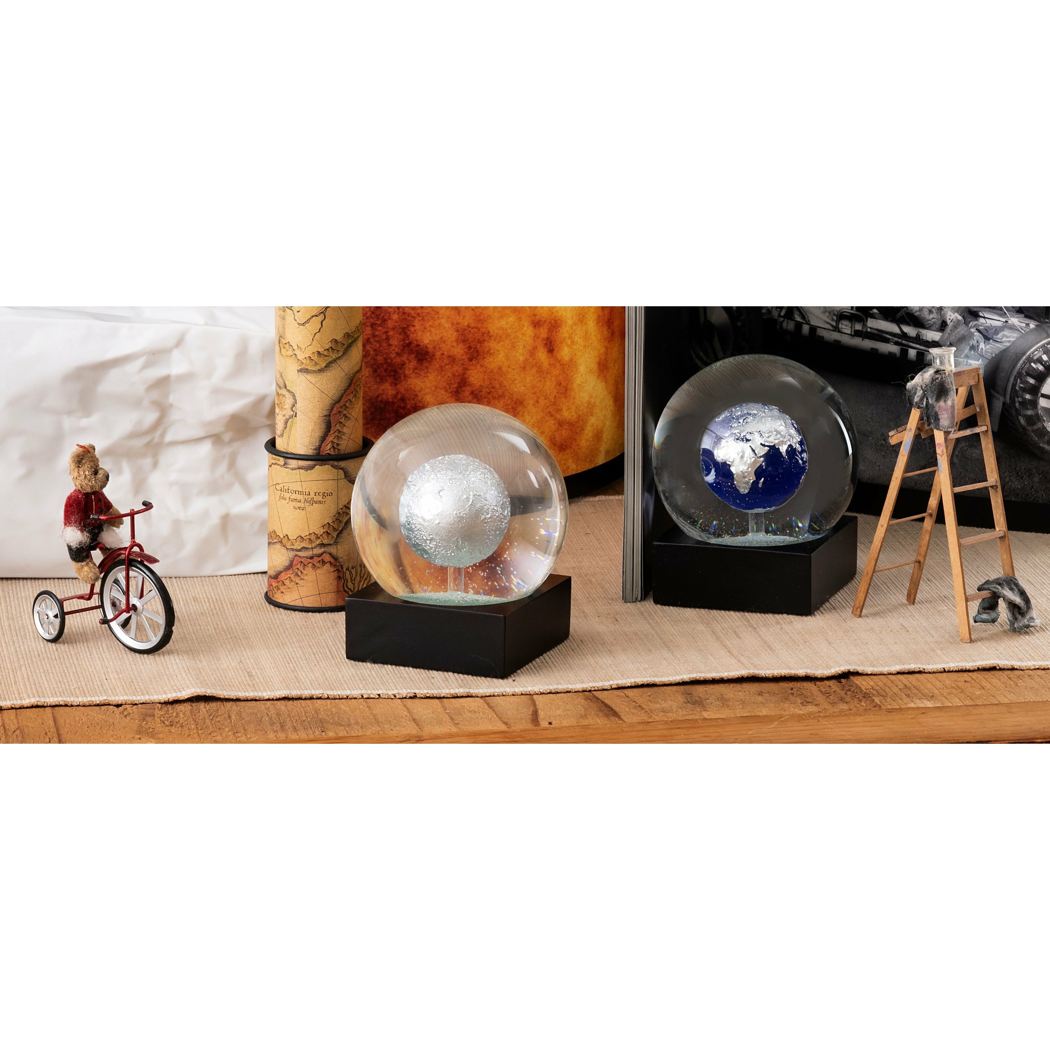 Cool Snow Globes Big Blue Marble Snekugle