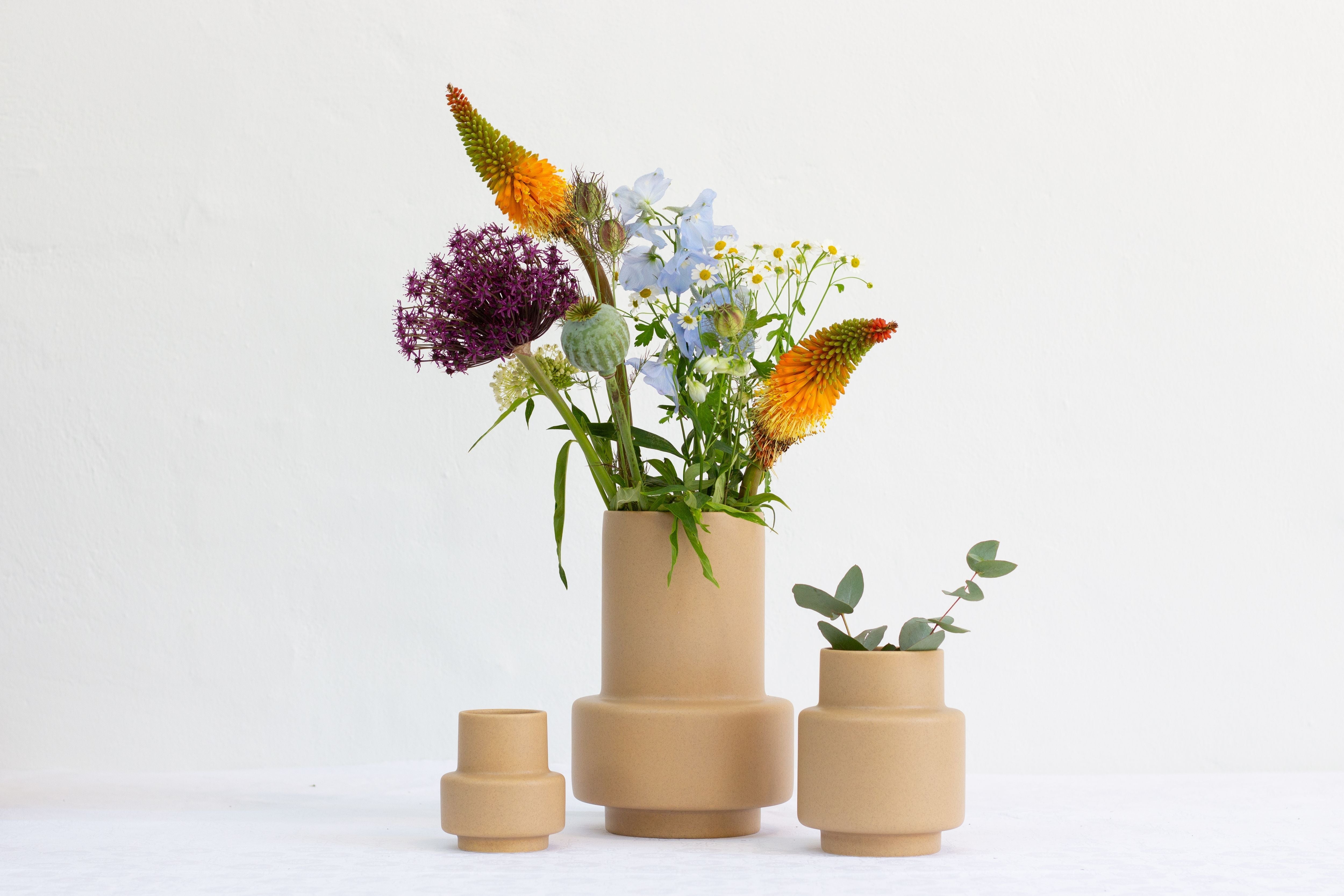 Ro Collection Hurricane Ceramic Vase Stor, Soft Ochre