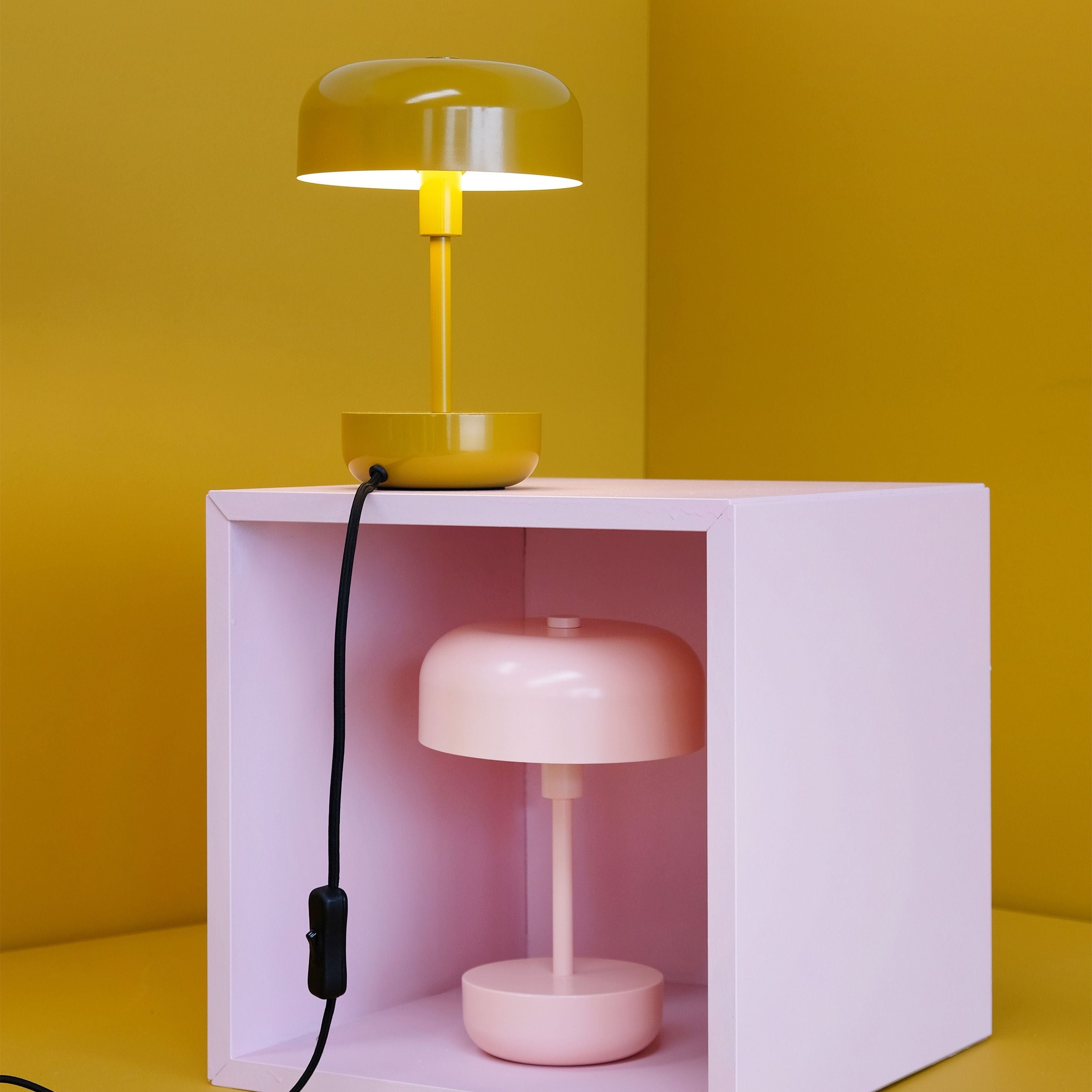 Dyberg Larsen Haipot bordlampe, karri gul