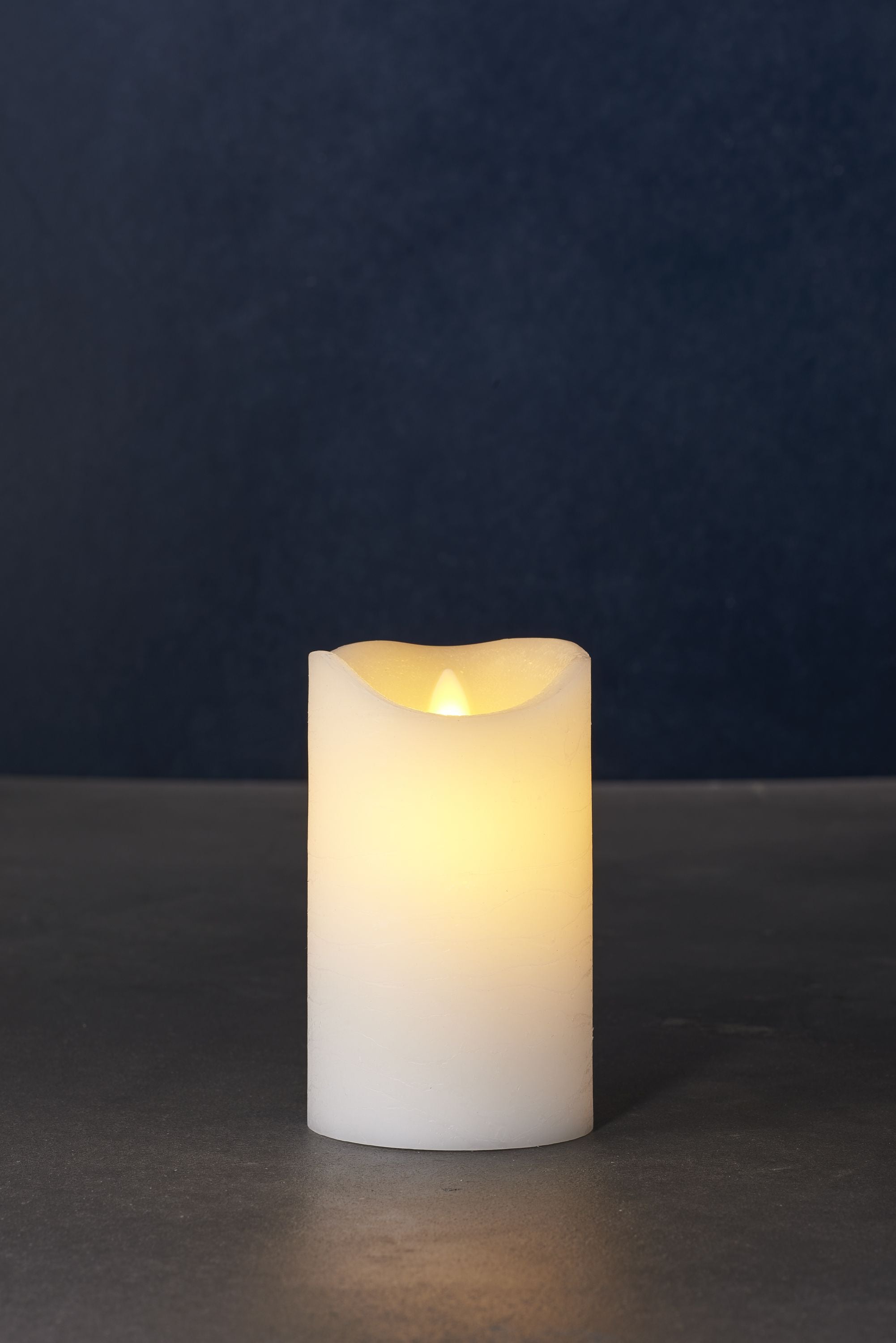 Sirius Sara Exclusive LED Candle Ø7,5xH12,5 cm, hvid
