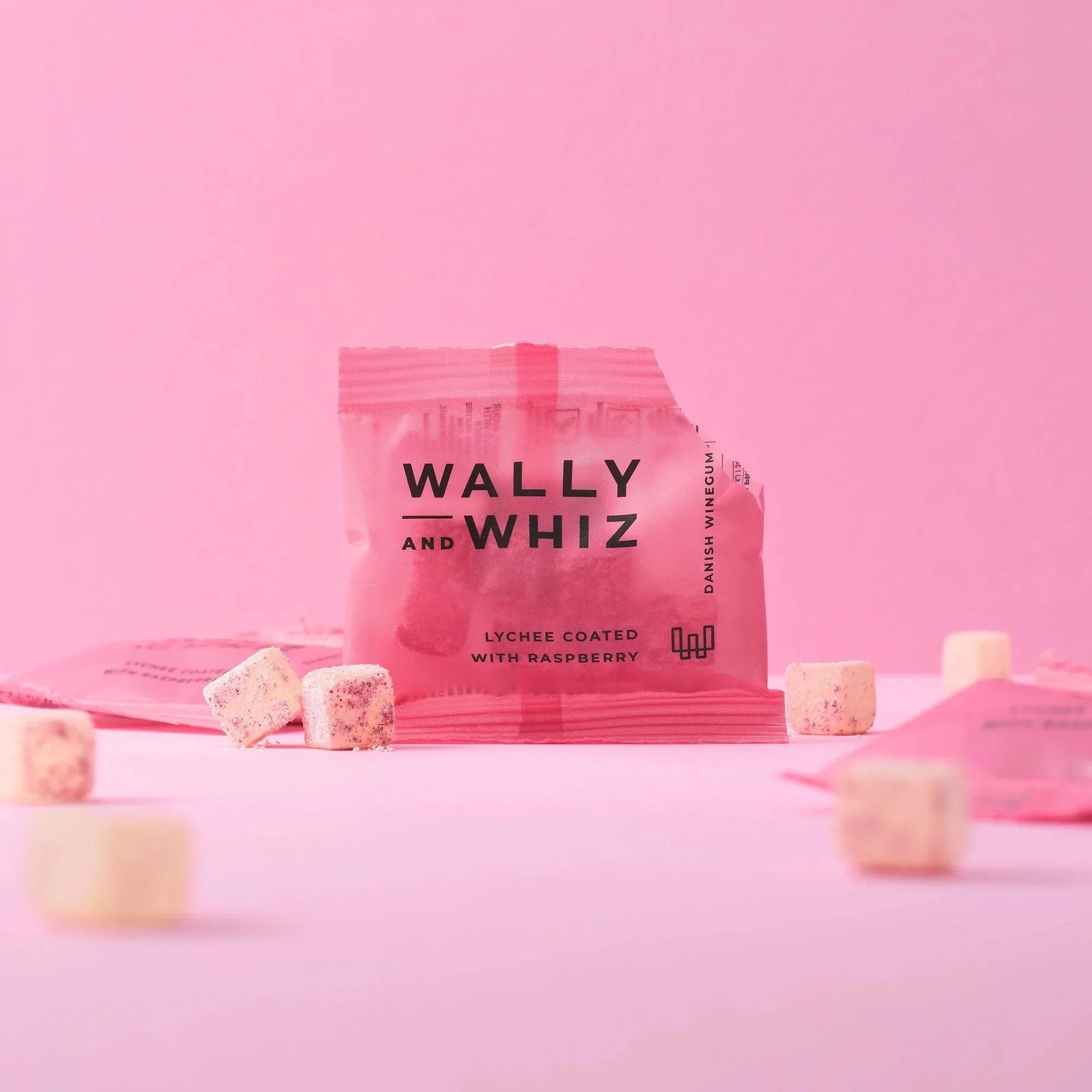 Wally and Whiz LOVE Vingummi Jar med 50 Flowpacks, Litchi med Hindbær